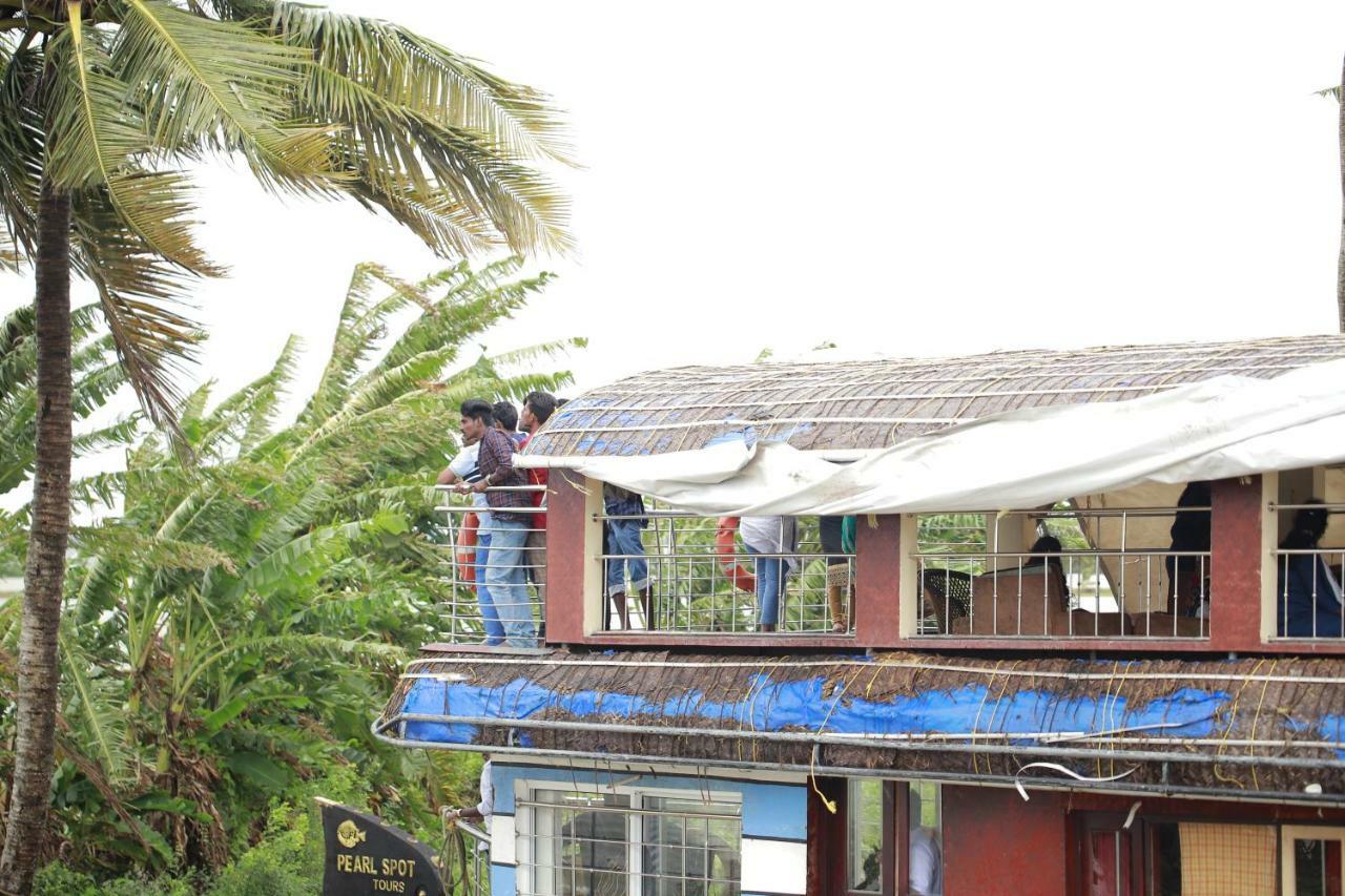 Sreekrishna Houseboat C/O Sreekrishna Ayurveda Panchakarma Centre Hotel Alappuzha Exterior photo