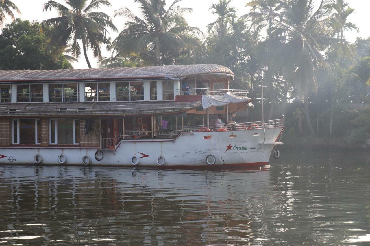 Sreekrishna Houseboat C/O Sreekrishna Ayurveda Panchakarma Centre Hotel Alappuzha Exterior photo