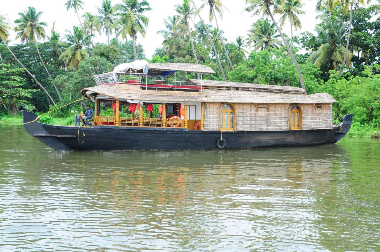 Sreekrishna Houseboat C/O Sreekrishna Ayurveda Panchakarma Centre Hotel Alappuzha Exterior photo